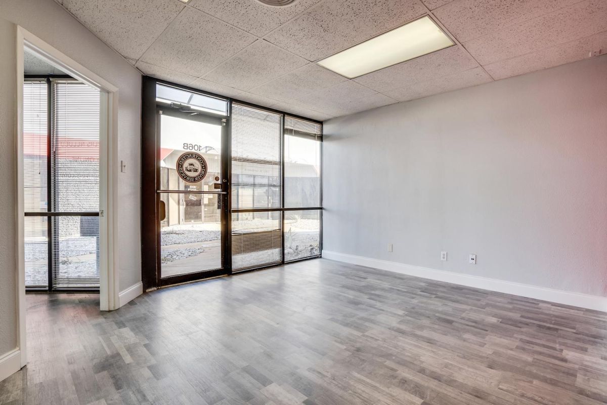 warehouse and office space for lease leasing in dallas fort worth grand prairie